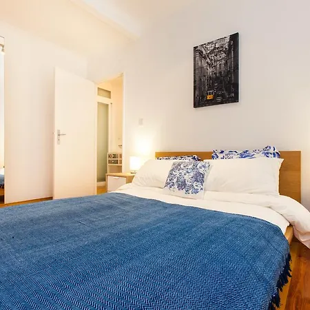 Travel Loft Castle ליסבון